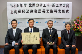 写真：表彰状授与の様子7
